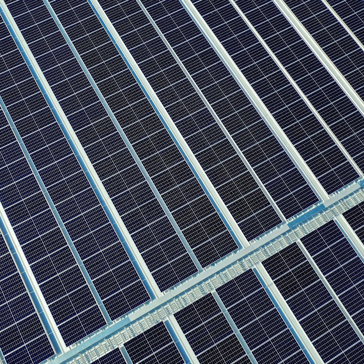 Flat PV panels: 6 advantages and drawbacks