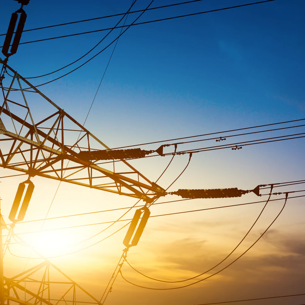 How to design overhead power lines for utility-scale green energy
