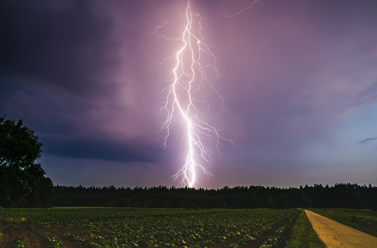 dramatic-lightning-bolt-night-rural-area-agriculture-fields