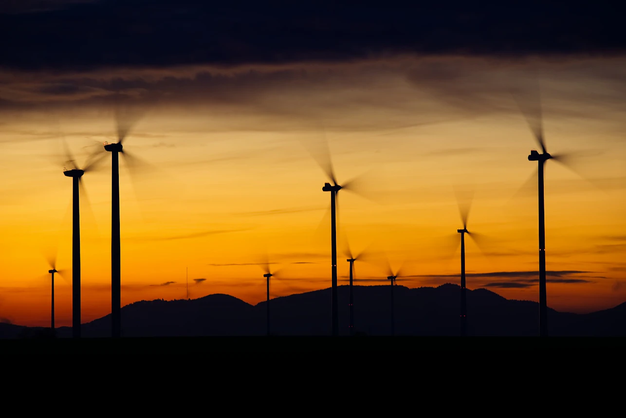 wind-turbines-g4f8bed3ac_1920