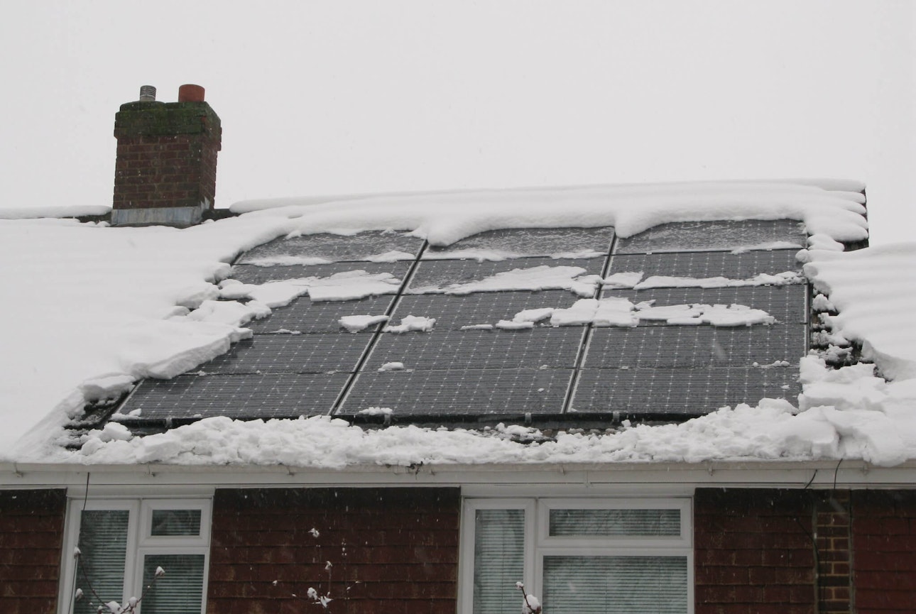 The bright side of cold weather: solar panels efficiency