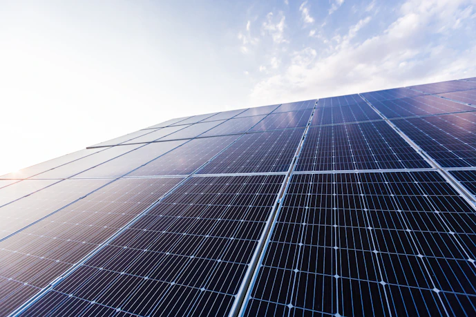 What is a capacitor bank and how is it used in solar plants? — RatedPower