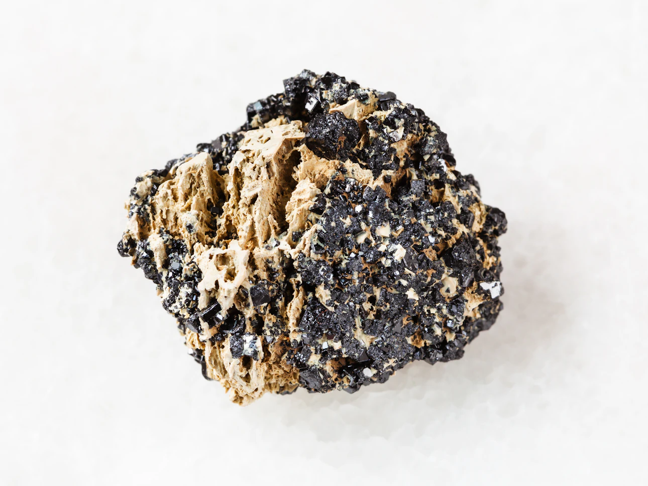 piece-perovskite-stone-white-marble