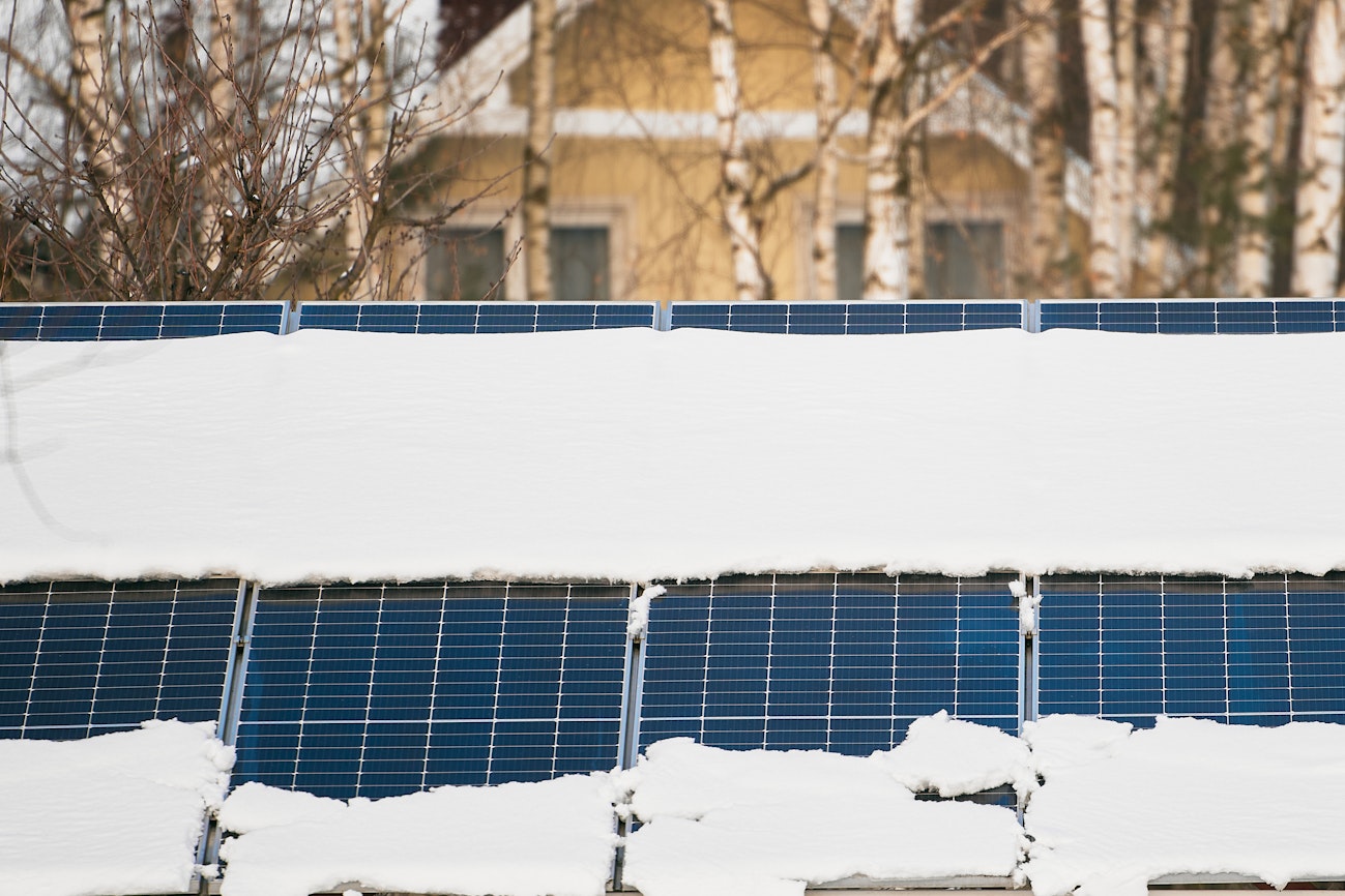 Snow on pv panels