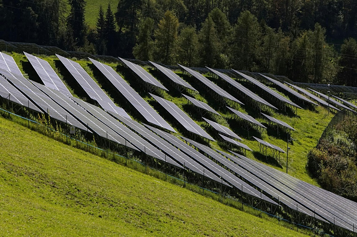 Choosing your terrain strategy: Slope restricted or structure adapted | Webinar by RatedPower