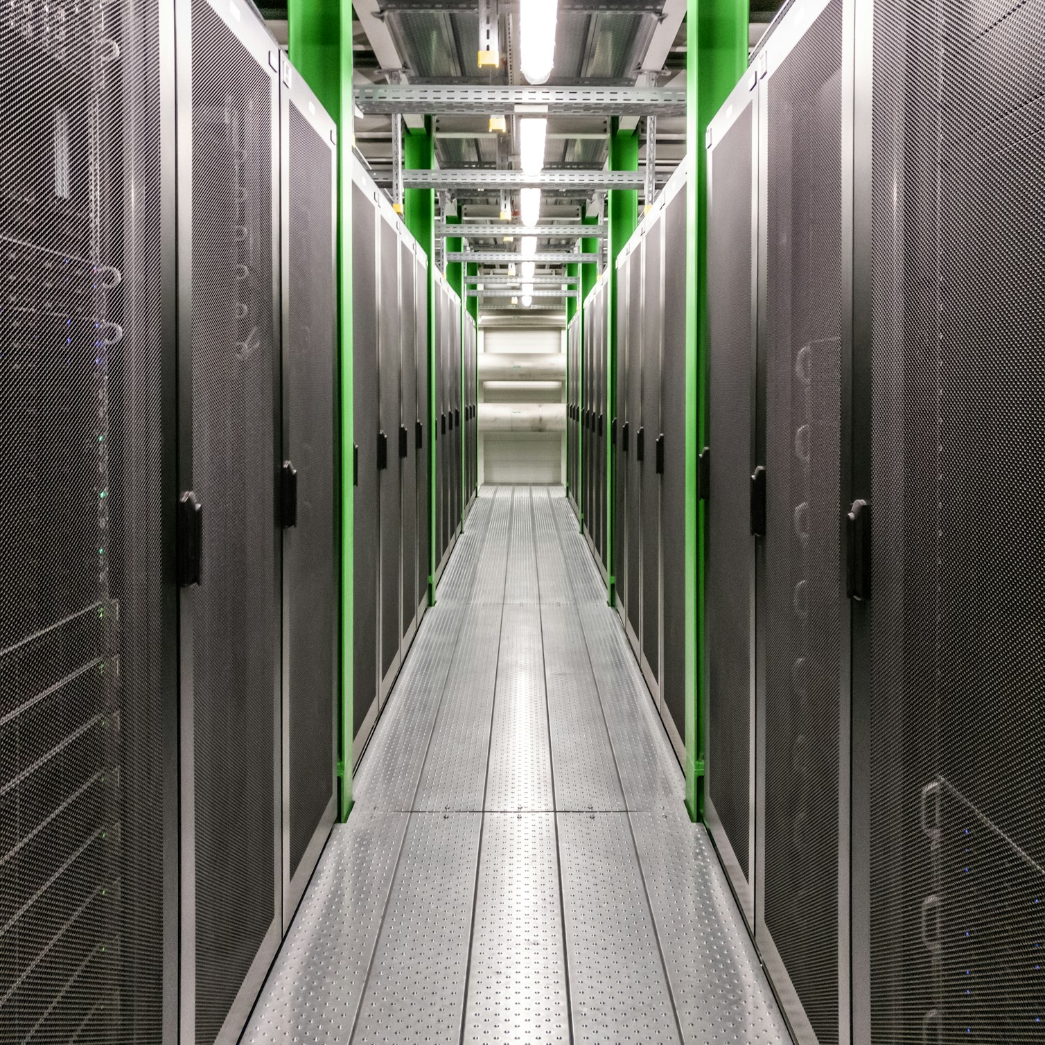 corridor-server-room-data-center