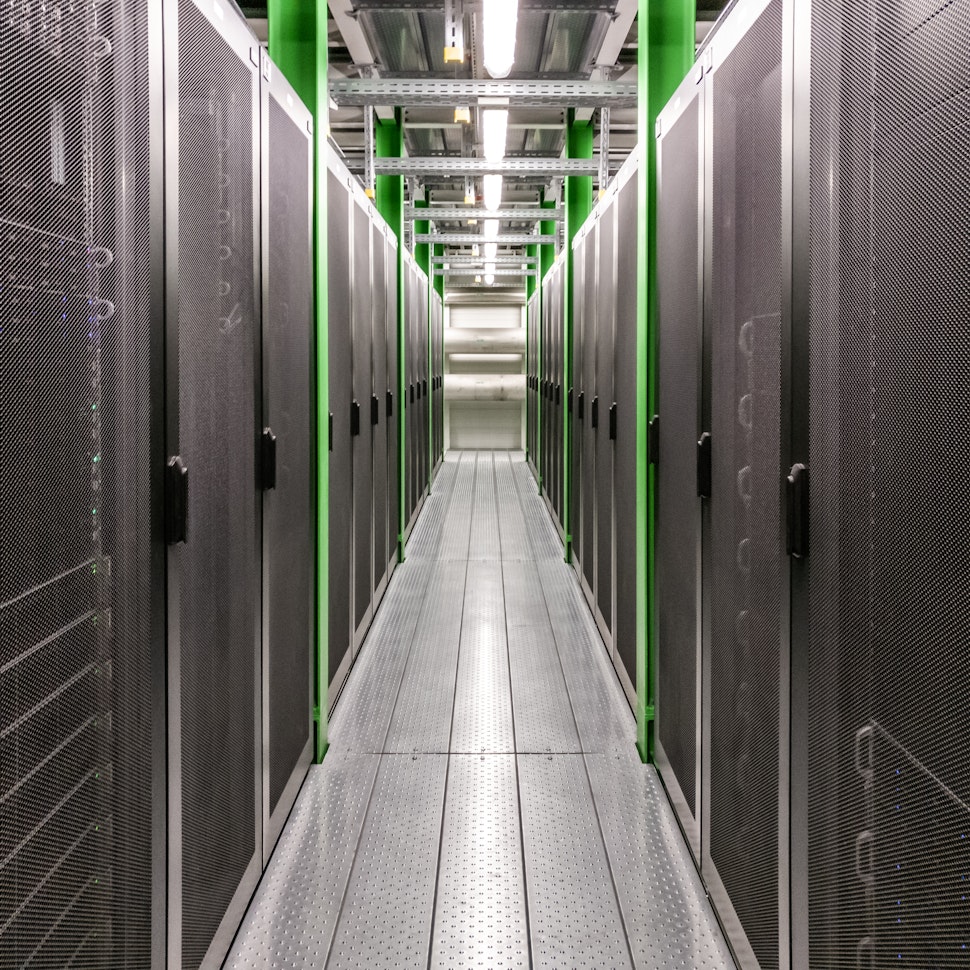 corridor-server-room-data-center