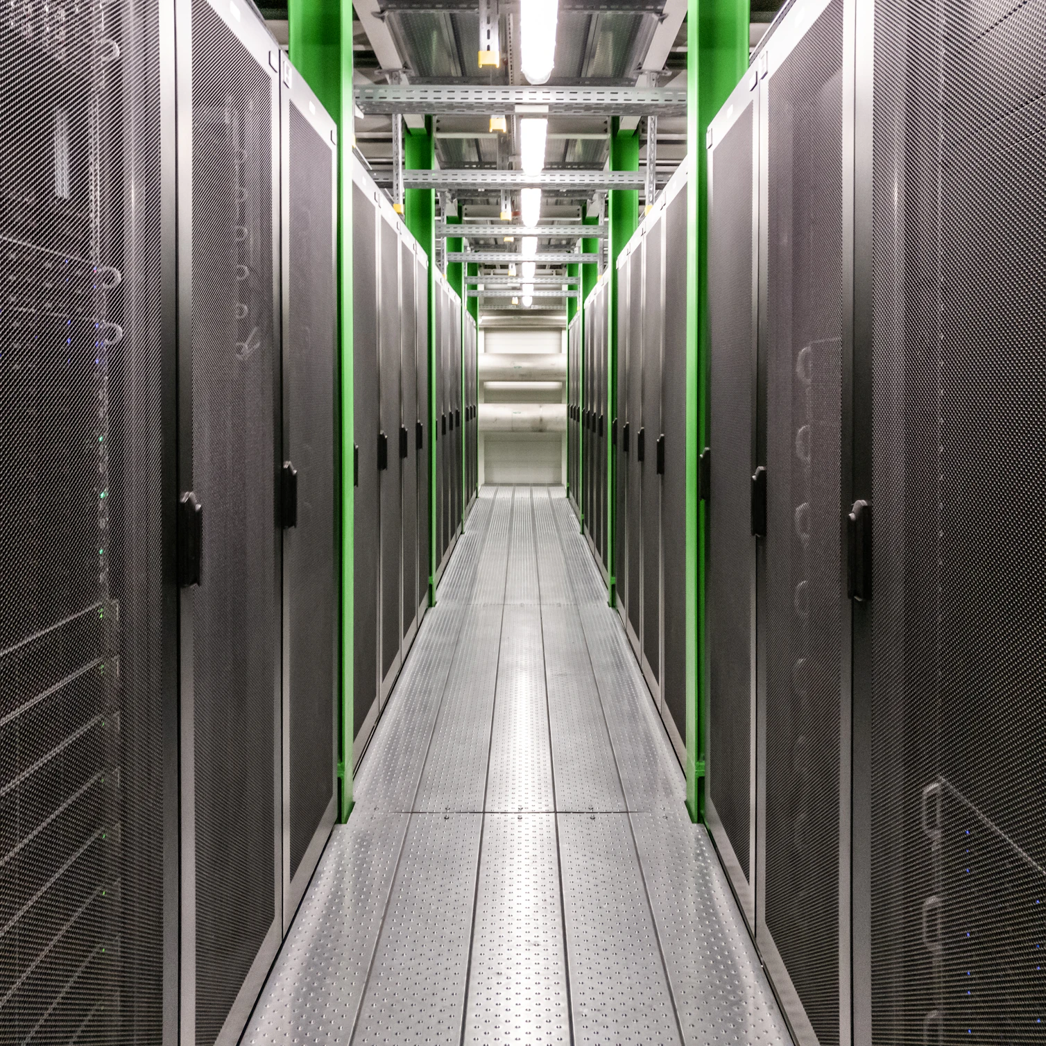 corridor-server-room-data-center