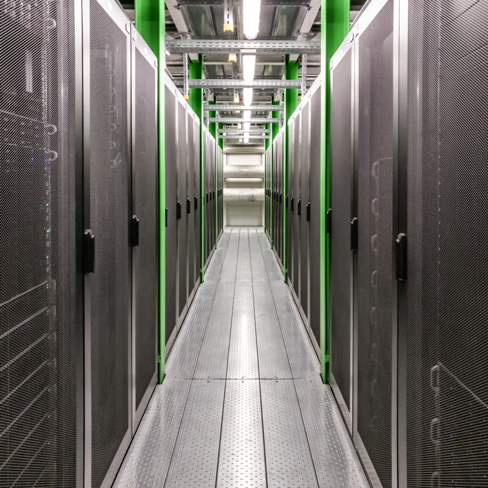 corridor-server-room-data-center